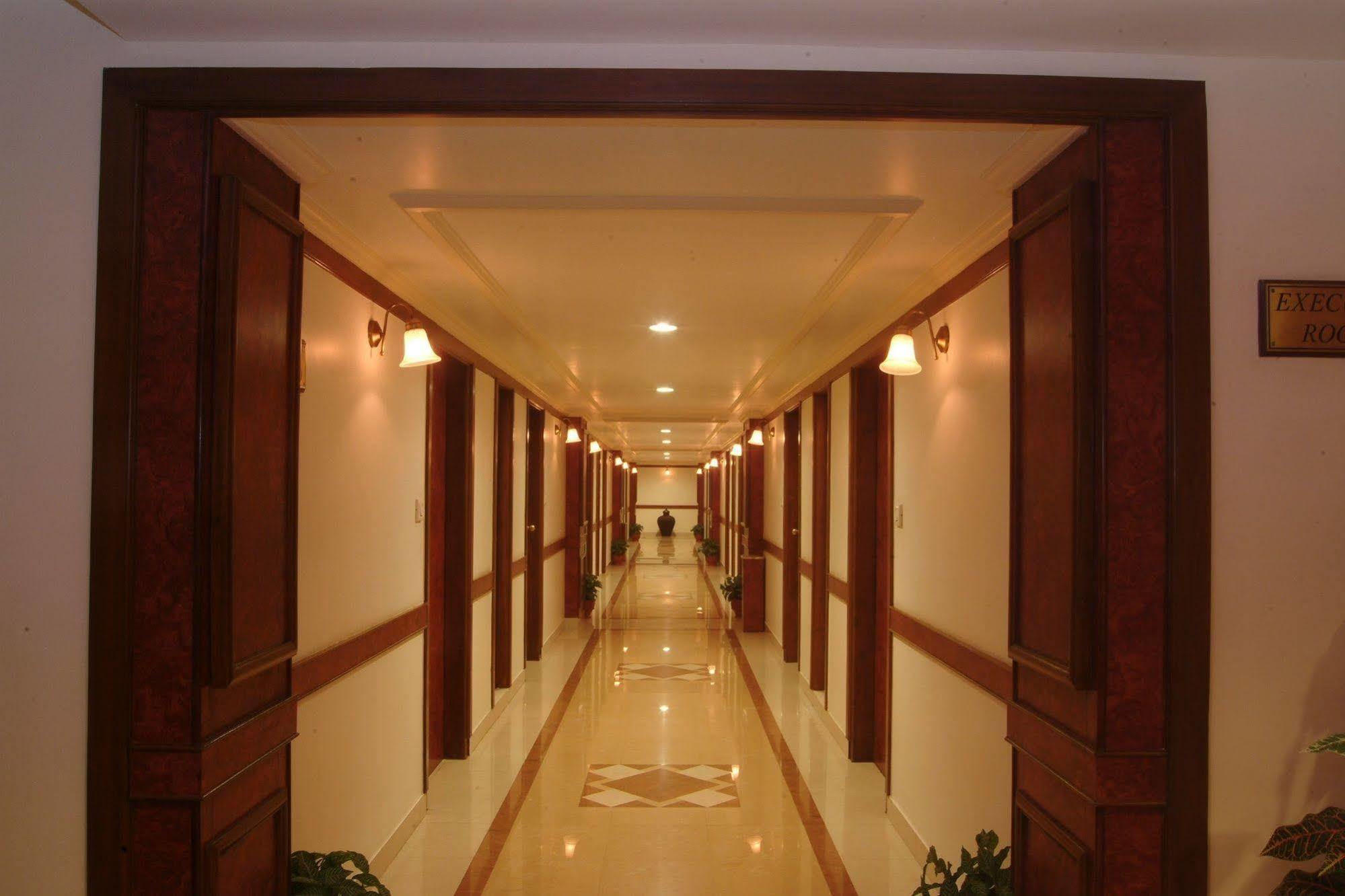 The Grand Regency 호텔 라즈콧 외부 사진