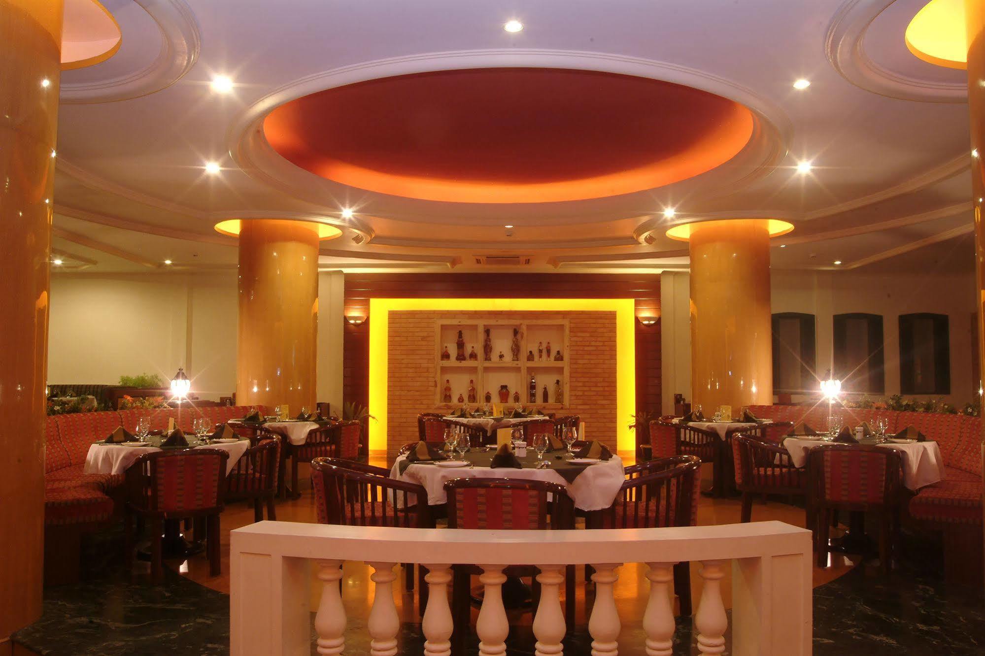 The Grand Regency 호텔 라즈콧 외부 사진
